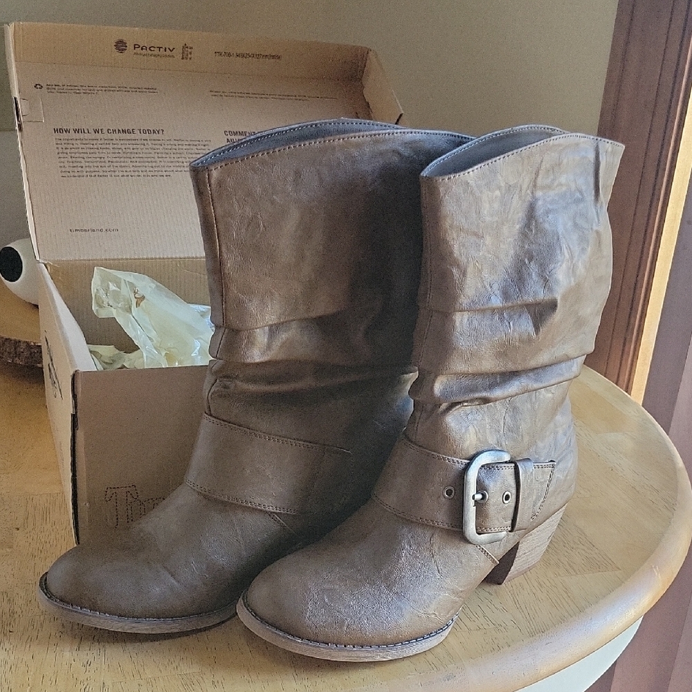 MIA Brown Heeled Boots with Casual Slouch